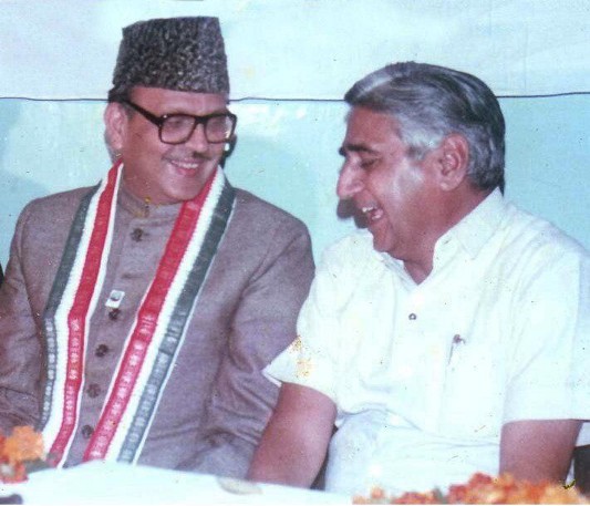 Govindlal Vora with former Prime Minister V. P. Singh on lighter moment.