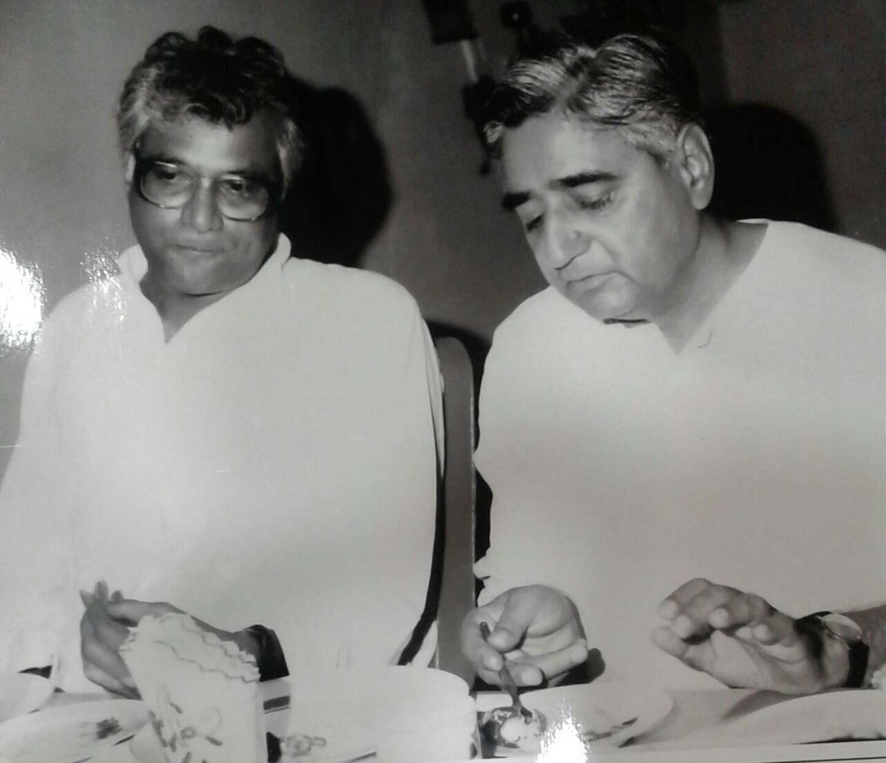  Govindlal Vora with Ex Defense Minister Shri. George Fernandes 