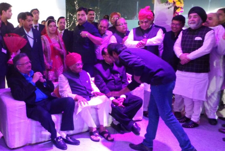  Shri Motilal Vora and Shri Arun Vora with Chief Dr.Raman Singh and Vidhan Sabha Speaker Gaurishankar Agrawal during a Vora family function 